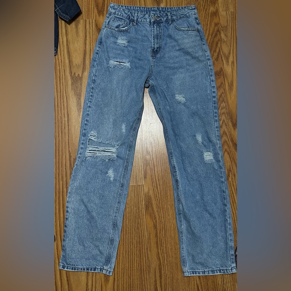 STRAIGHT HIGH WAISTED JEANS